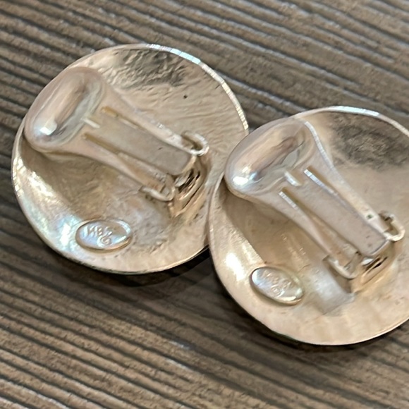Marjorie Baer San Francisco Sterling Silver Plated Textured Disc Clip Earrings - Picture 13 of 14
